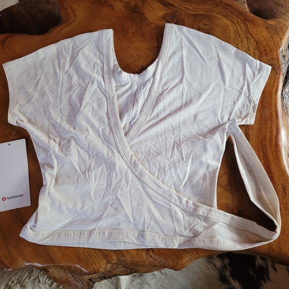 Lululemon wrap t-shirt sz2 - Picture 6 of 10